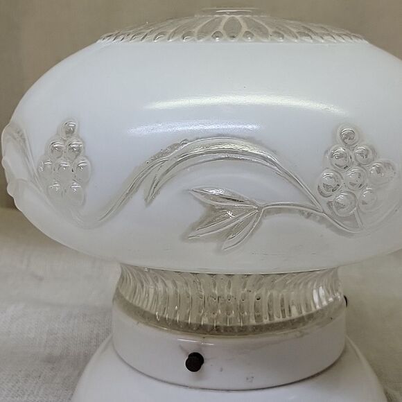 Vintage ceiling light fixture Art Deco glass globe ceramic base - Picture 7 of 7